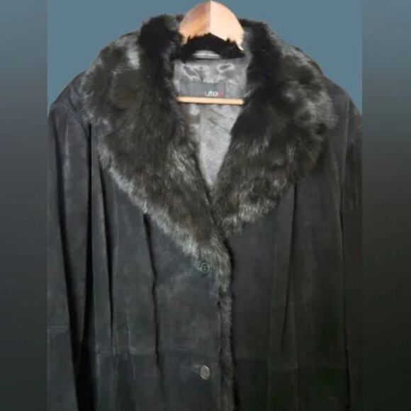 VTG Leather Coat - Picture 12 of 15